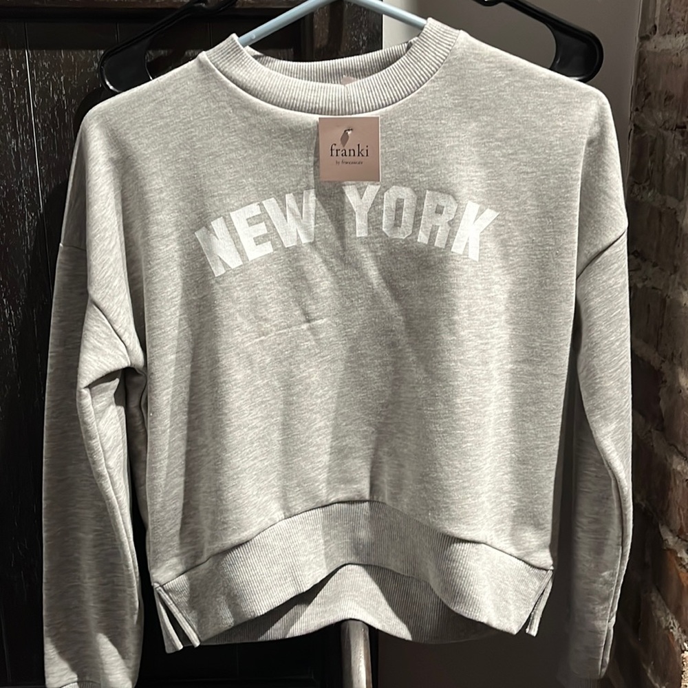 Franki By Francesca’s Heather Gray Nee York Sweatshirt S14